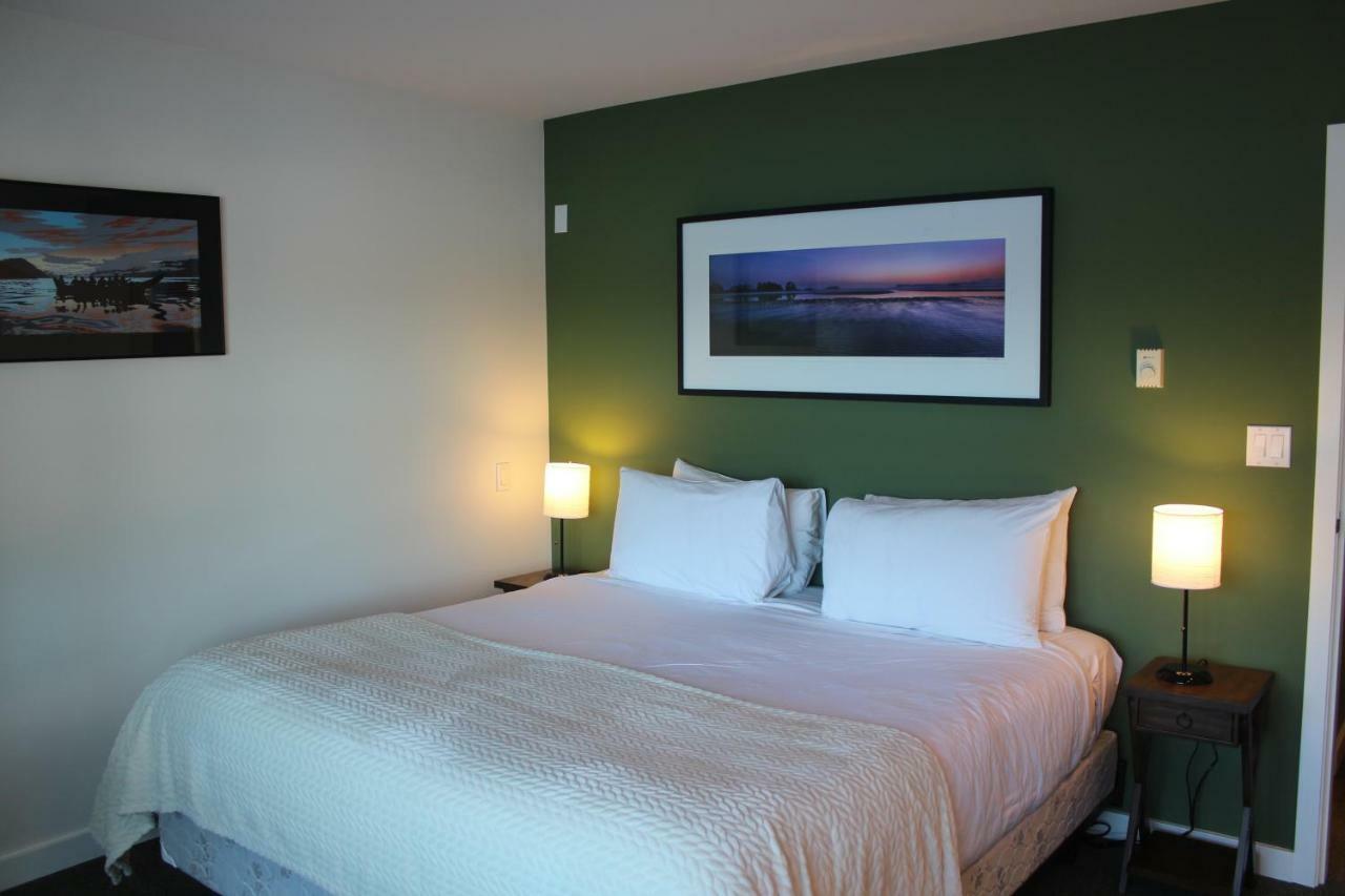 Ferienwohnung Siennas Harbour House Tofino Exterior foto