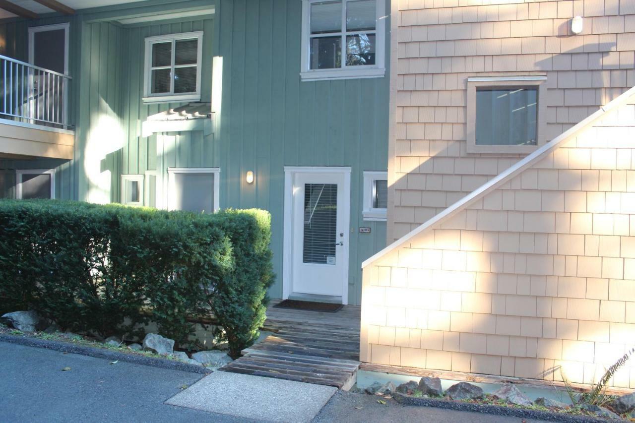 Ferienwohnung Siennas Harbour House Tofino Exterior foto